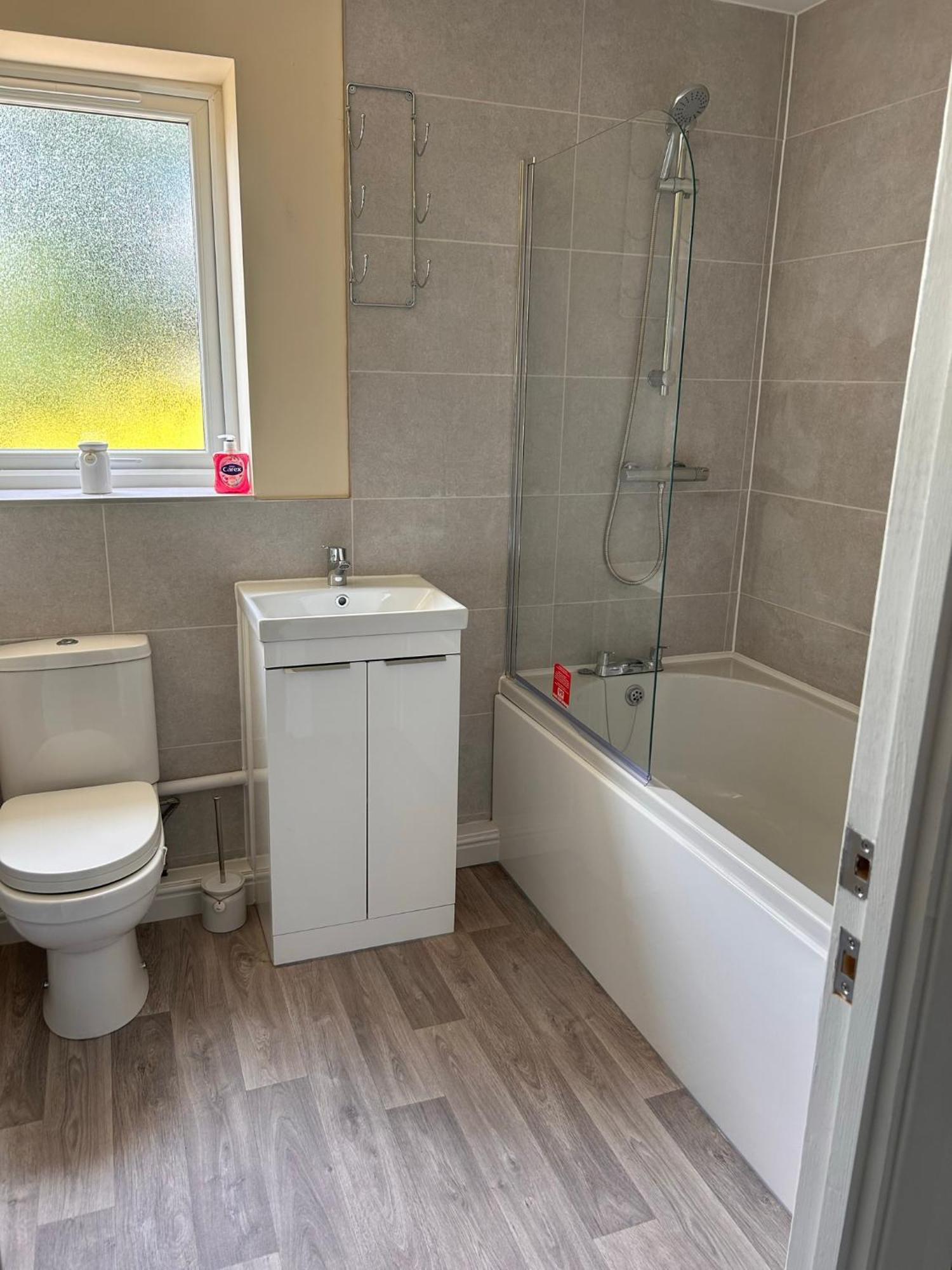 Brand New Apartments With Open Plan Kitchens & Diner , Free Wifi & Netflix Included Burton-upon-Trent Exterior photo
